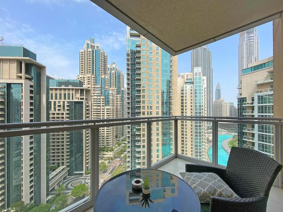 The Most Amazing 2Br, Near Burj Park With A Gym & Pool Dubai Apartment