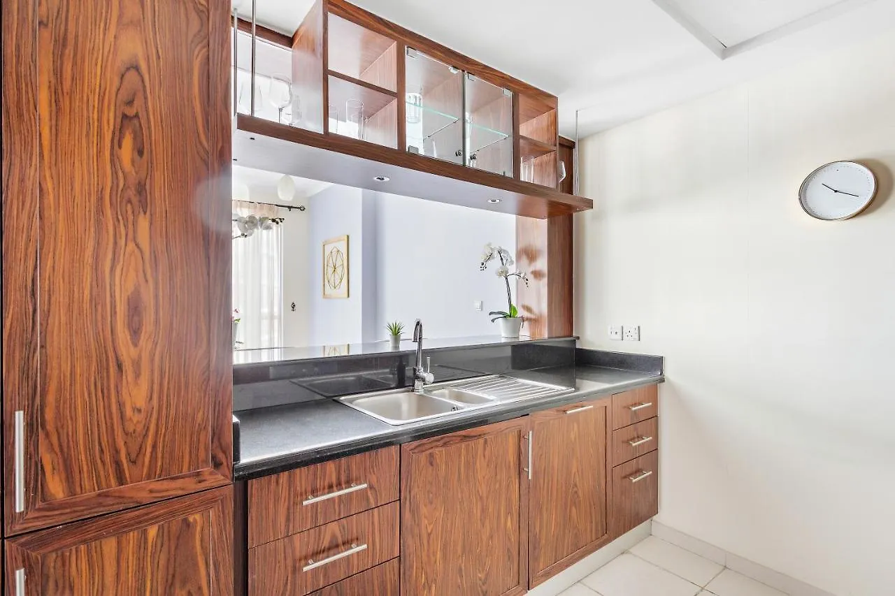 Apartment The Most Amazing 2Br, Near Burj Park With A Gym & Pool Dubai