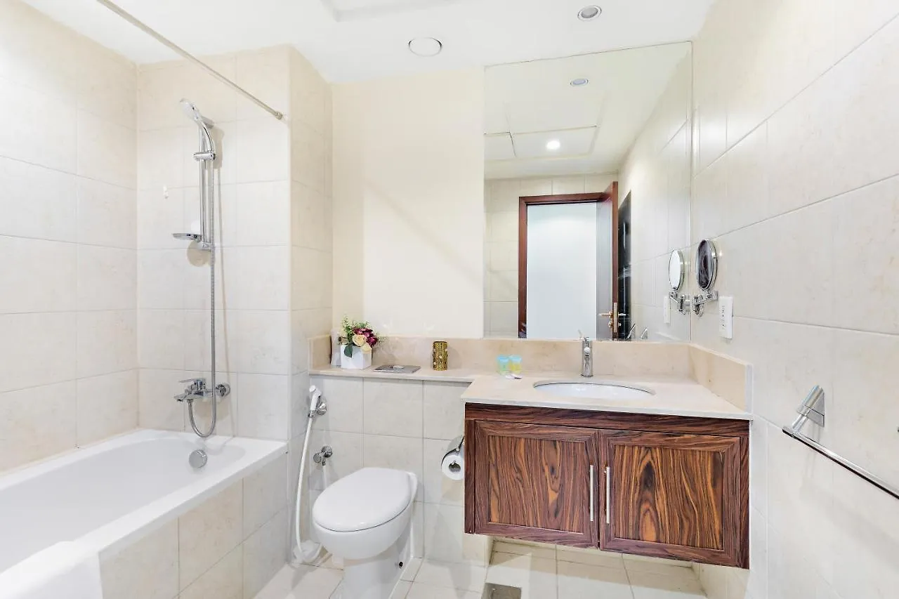 The Most Amazing 2Br, Near Burj Park With A Gym & Pool Dubai Apartment